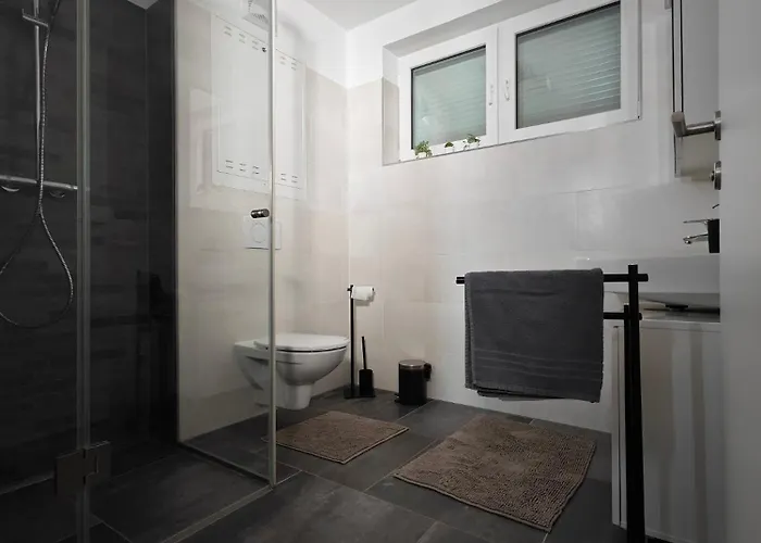 Cozy & Stylish In - 1 Min To U3 Metro - Quiet Area With Shops Nearby Apartment Vienna